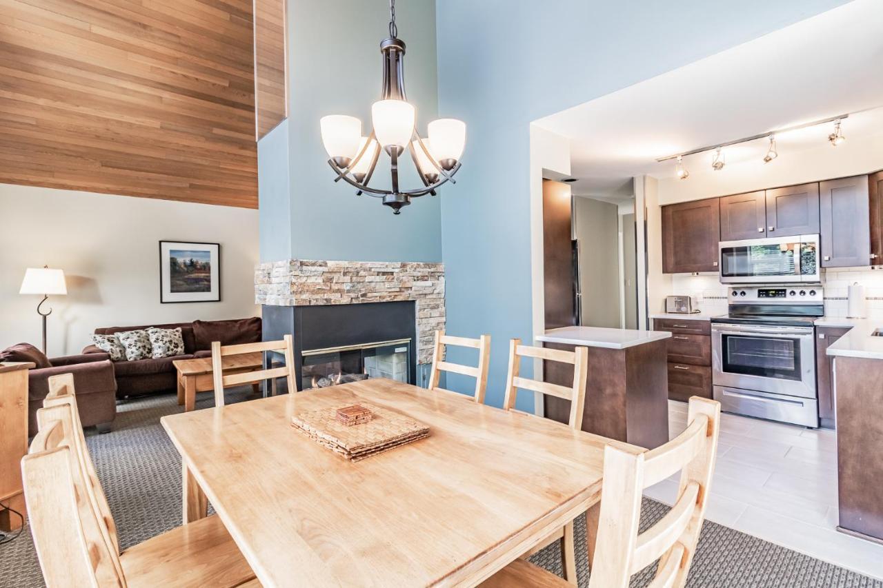 Snowbird Townhouses By Elevate Vacations 휘슬러 외부 사진
